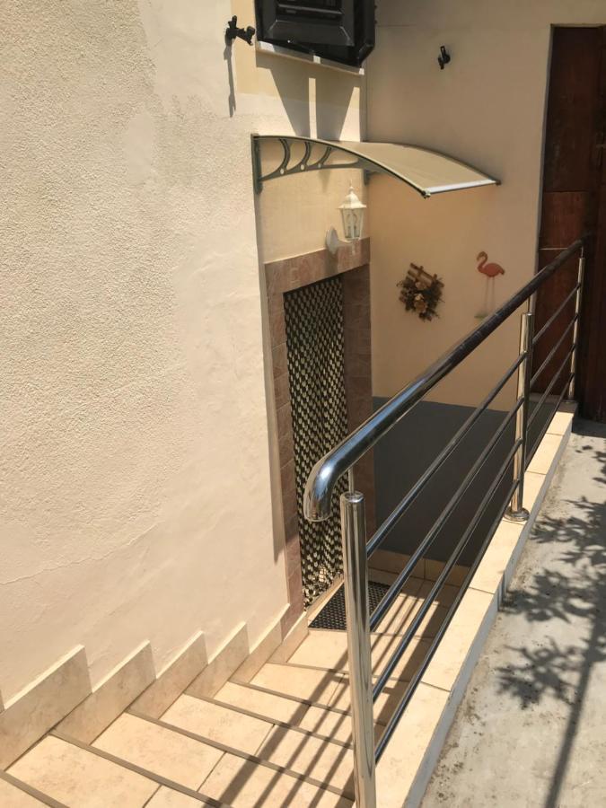 Apartmani Luiza Cres Exterior photo