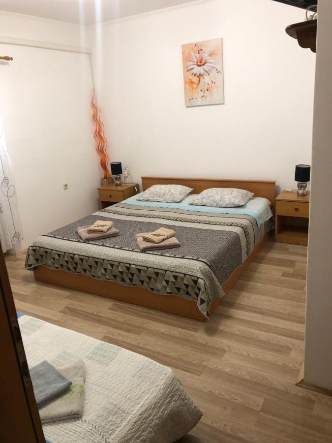 Apartmani Luiza Cres Exterior photo